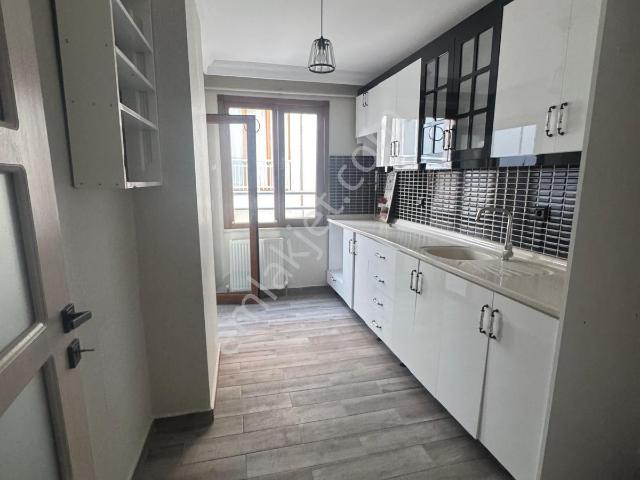 Beylikdüzü Kavaklı Merkez Kiralık 3+1