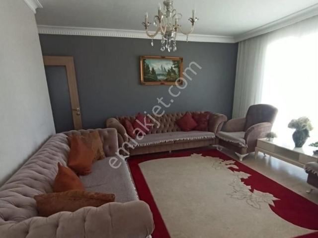 Beylikdüzü Kavaklı Merkezde 4+2 200 M2 Satılık Dubleks Daire
