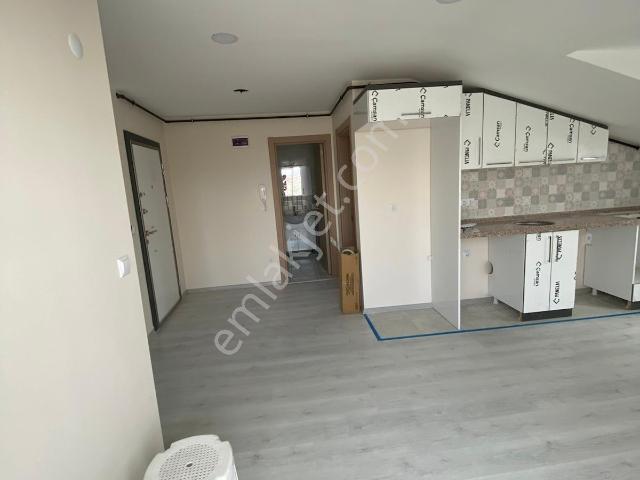 Beylikdüzü Yakuplu 46.sok. 65 M² 2+1 Çatı Kat, Aile Binası