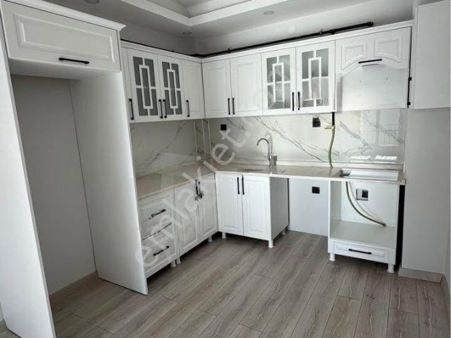 Beylikdüzü Yakuplu Mah Medilife Hastanesine Yakın Metrobüse 5 Dk Yürüme Mesafesinde 2+1 Dairemiz