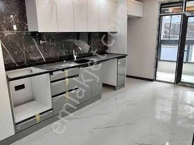 Beylikdüzü Yakuplu Mahallesinde Medilife Hastanesi Arkası Metrobüse Komşu 2+1 Fırsat Dairemiz