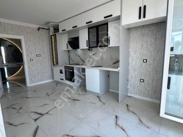 Beylikdüzü Yakuplu Mahallesinde Merkezi Konumda Metrobüse Komşu Şık Tasarımlı 2+1 Dairemiz