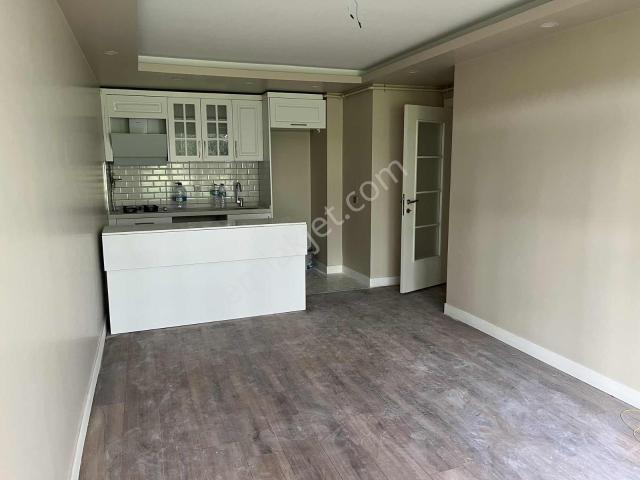 Beylikdüzü Yakuplu Metrobüs Ve E5 50m Site İçi Kiralık 2+1 Daire