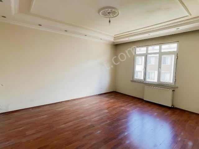 Beylikdüzü Yakuplu Yabancıya Uygun Kiralık 3+1 Daire
