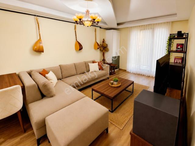 Beylikdüzü Yakupluda Kiralık 2+1|açık Mutfak, Ara Kat Asansörlü
