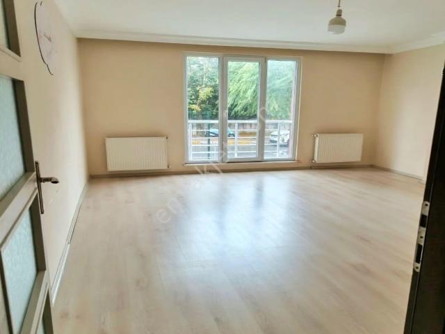 Beylikdüzü Yakuplu'da Merkezi Konum Kiralık 3+1 Daire