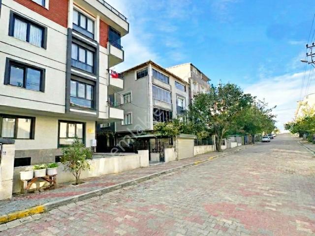 Beylikdüzü Yakuplu'da Merkezi Konumda Kiralık 2+1 Daire