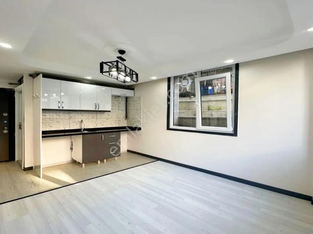 Beylikdüzü Yakuplu'da Merkezi Konumda Kiralık 2+1 Daire