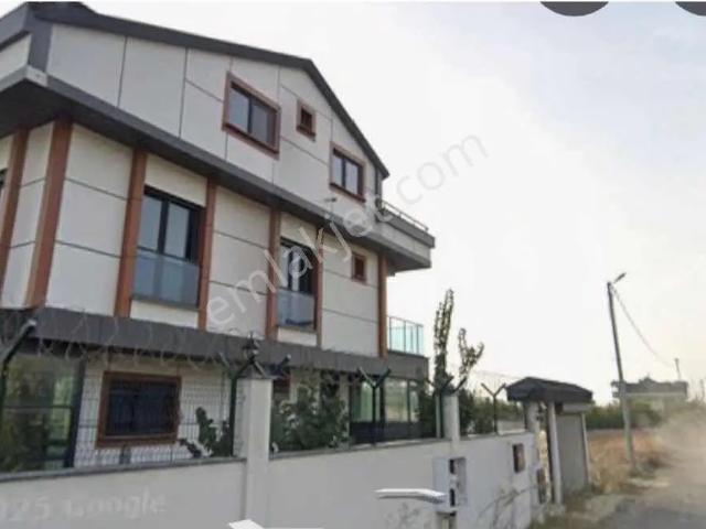 Beylikdüzünde Müstakil Kiralık Villa
