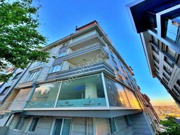 Beylikdüzünde Merkezi Konum Kış yaz Bahçeli 2+1 Geniş Bahçe Katı