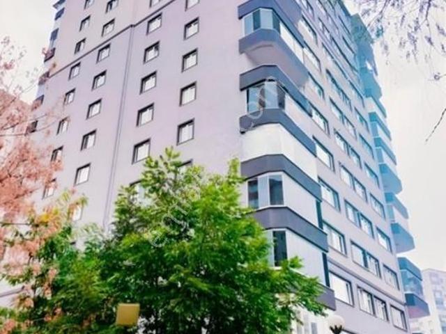 Beylikdüzü'nde, Adnan Kahveci'de Full Bakımlı 3+1 Daire 145 M²