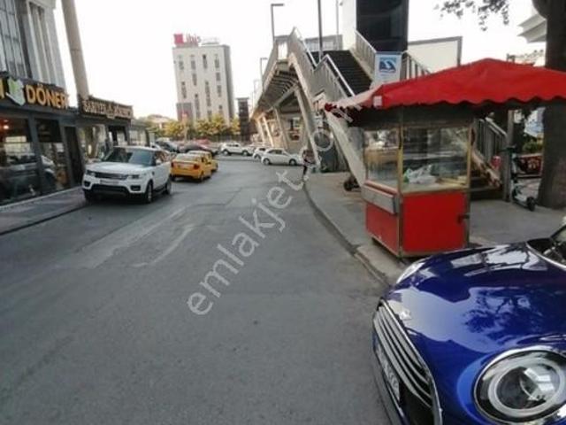 Beylikdüzünde E5&metrobüs Yanında 1+1 Arakat Daire Fırsatı