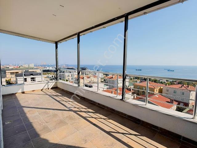 Beylikdüzü'nde Full Deniz Manzaralı Kiralık Dublex