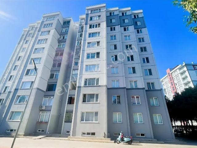 Beylikdüzü'nde Site İçerisinde Deniz Manzaralı 180m² 4+1 Daire
