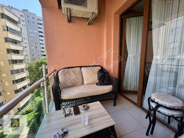 Beylikdüzünde Site İçinde 170 M² Lüks 3+1 Havuz Manzaralı Daire