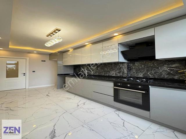 Beylikdüzü'nde Yaşam Vadisine Yakın 2+1 Satılık Daire