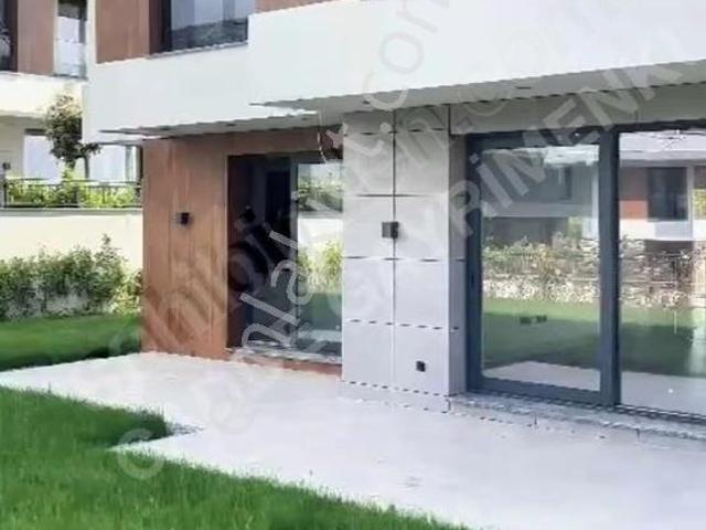 Beylikdüzünde 12 Villalık Butik Sitede 8+1 Müstakil Villa