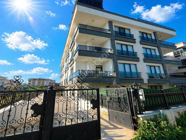 Beylikdüzü'nden Lüks Mimarisi İle Geniş M2'li 2+1 Daire Fırsatı!
