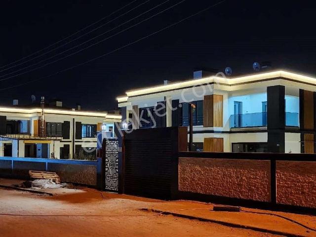 Beymira'dan Buhara Mahallesi İskanlı Müstakil Bahçeli Villa
