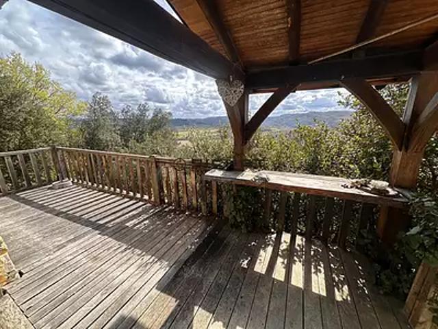 Beynac et Cazenac 24220 Achat / Vente maison 4 pièces t4 au dernier étage balcon