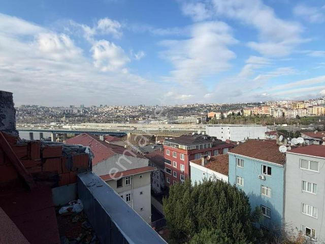 Beyoğlu Halıcıoğlunda Haliç Manzaralı Sıfır 3+1 Dubleks