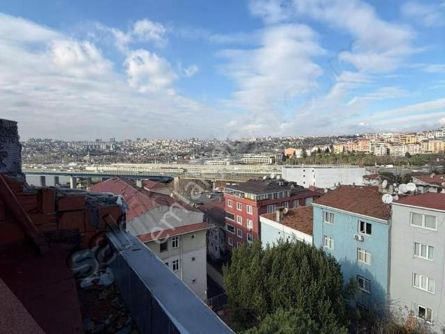 Beyoğlu Halıcıoğlunda Haliç Manzaralı Sıfır 3+1 Dubleks
