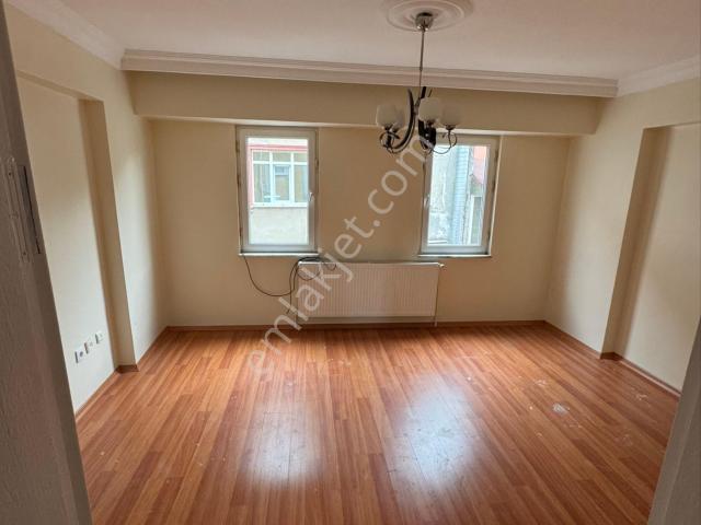 Beyoğlu Kulaksız Meydanında 2+1 Kiralık Daire