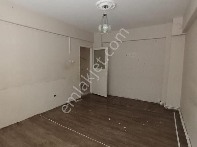 Beyoğlu Kasımpaşa Kadımehmet'te, 2+1, 80m2, K.uygun Değil,geniş, Ferah Satılk Daire sözgen'den 607