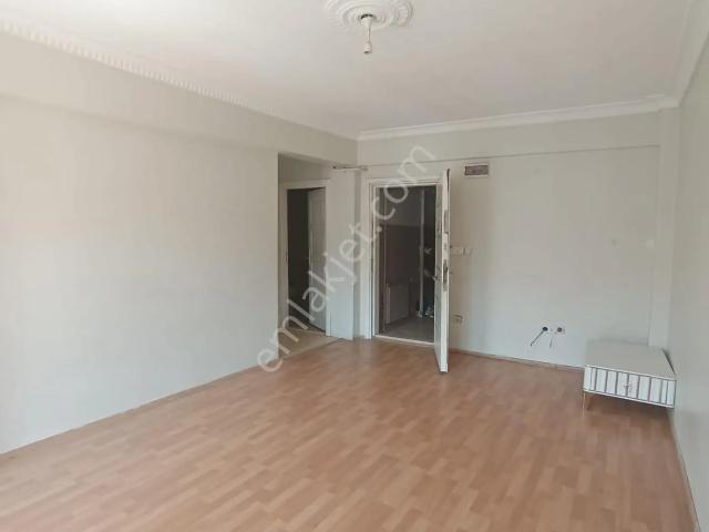 Beyoğlu Kasımpaşa Kalafatçı Yusuf Sokak'ta Kiralık, Masrafsız, 85m2 2+1, Daire Sözgen'den 291k