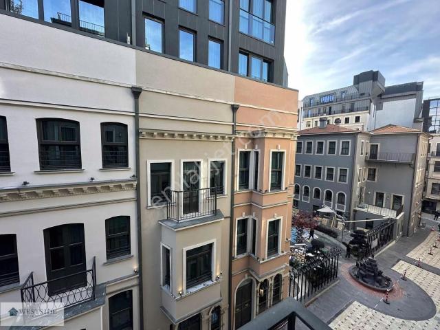 Beyoğlu Taksim 360'ta Hilton Sokağı 2+1 Balkonlu 130m2 Satılık