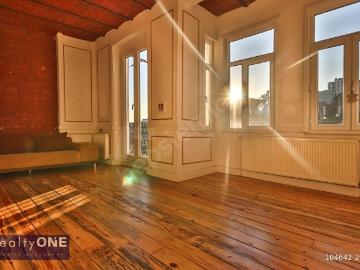 Beyoğlu Yeniçarşı Caddesi Kiralık Daire 2+1 Yüksek Tavan Merkezi Konum