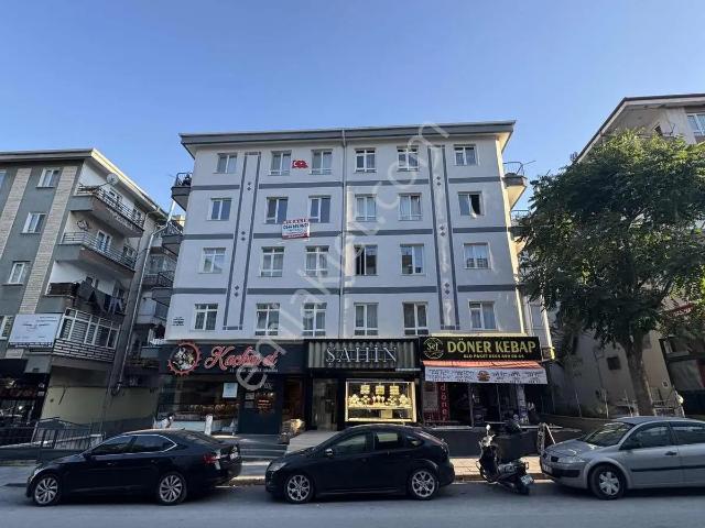 Beyoğlu'ndan Tam Merkezde Ara Kat 3+1 Kiralık