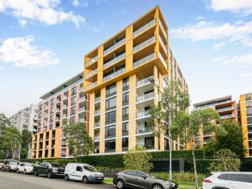 Beyond the expected, top floor flexibility, walk anywhere convenience
