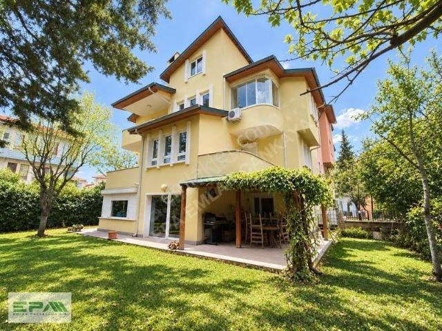 Beysukent Planlamacılar Sitesinde 5+2 Geniş Bahçeli Villa