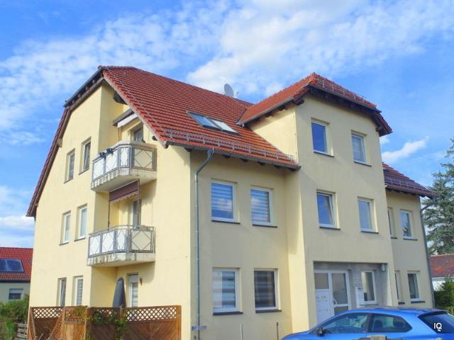 Bezug nach Fertigstellung möglich: Frisch renovierte 3 Zimmer Wohnung mit Balkon und neuem Laminat