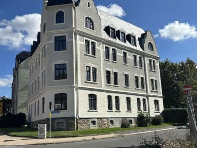 Bezugsfertigte 3 Raum Eigentumswohnung mit riesiger Garage und Nebengelass