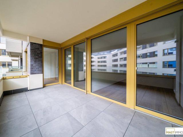 Bezugsfertig 3 Zimmer Wohnung mit großzügiger Freifläche im 5. Obergeschoss!