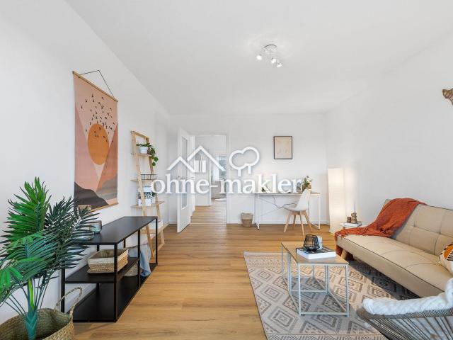 Bezugsfertig! Helle 2 Zi. Wohnung ganz oben mit Südbalkon und Aufzug im Westenviertel
