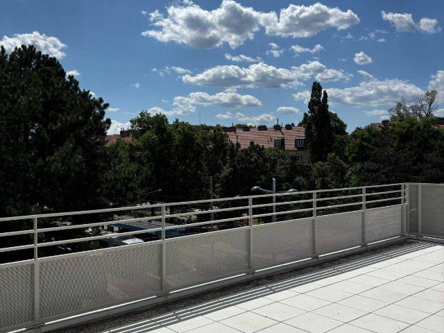 BEZUGSFERTIG! helle und großzügige 4 Zi DG Wohnung mit großer Terrasse_Top 26_EDMUND