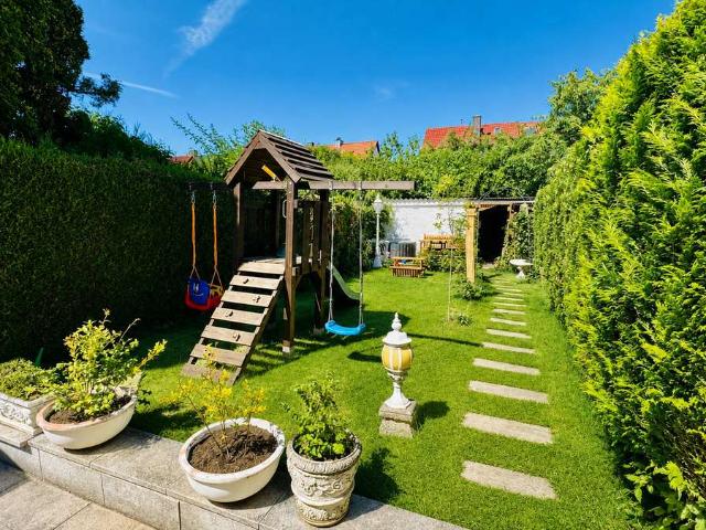 Bezugsfertig & modernisiert: 5 Zimmer Reihenhaus mit Garten
