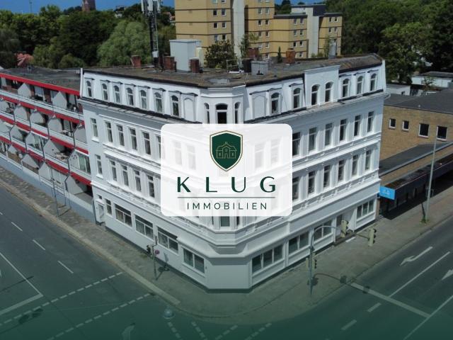 Bezugsfertig mit Blick zum Hafen: Helle 4 Zimmer Dachgeschosswohnung mit ca. 106 m²