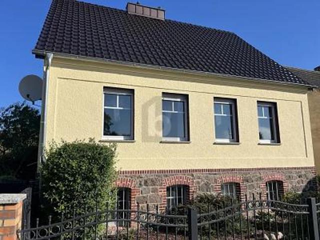 BEZUGSFERTIG MIT GARTEN & VERANDA
