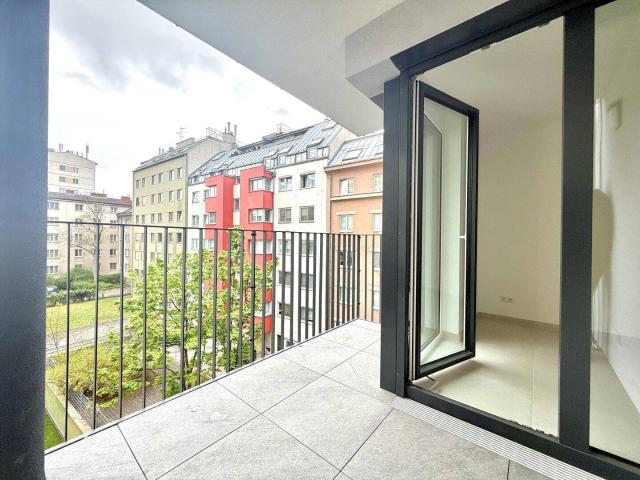 BEZUGSFERTIG: Neubau Erstbezug mit Freifläche und Küche!