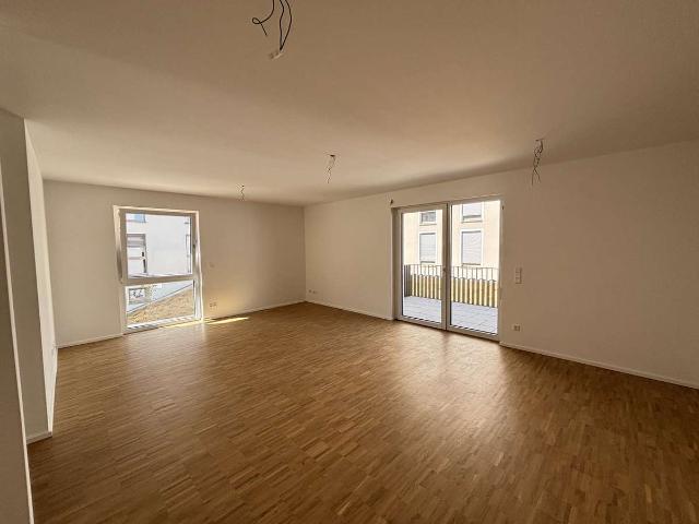 BEZUGSFERTIG! Wohnkomfort pur! Attraktive 4 Zimmer Wohnung auf knapp 100 m²