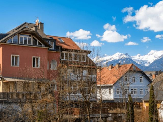 Bezugsfertige Dachgeschosswohnung Loft mit exklusiver Raumreserve in Bestlage