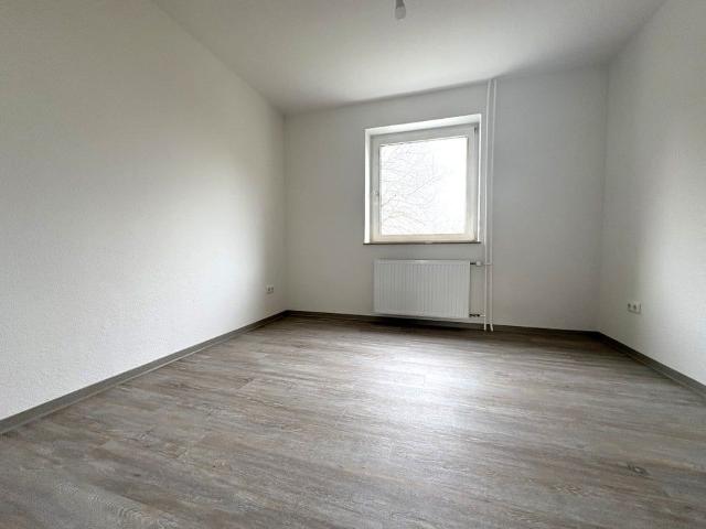 Bezugsfertige Erdgeschosswohnung in bald frisch modernisiertem Gebäude!