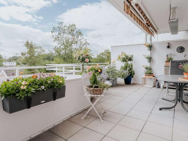 Bezugsfertige, top gepflegte Maisonette mit 2 Südbalkonen&Garage