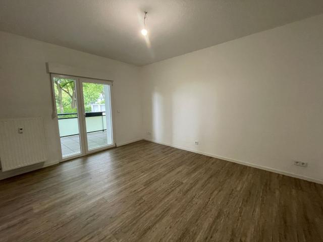 bezugsfertige Wohnung mit Balkon mit Blick ins Grüne