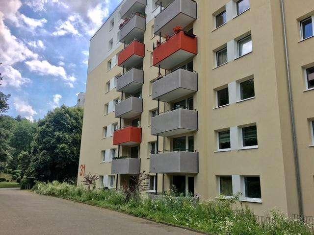 Bezugsfertige 2 Zimmer Whg. mit modernem Wannenbad und Balkon