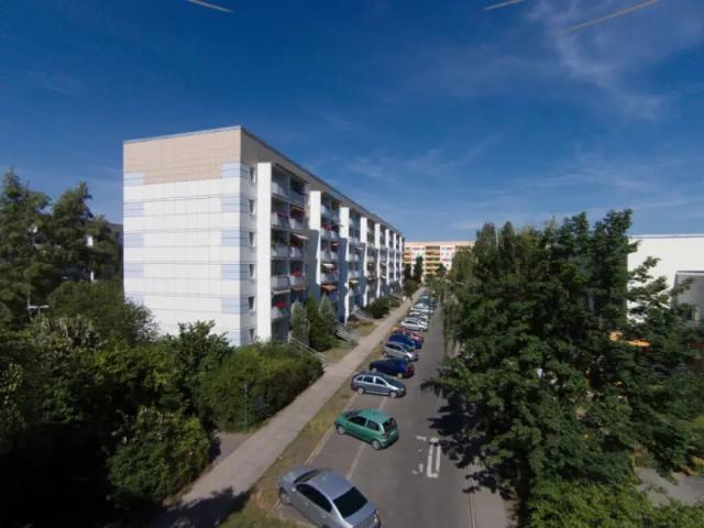 Bezugsfertige 3 Raum Wohnung mit Balkon und Einbauküche.!